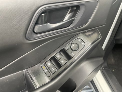 Used 2024 Nissan Rogue S image 6