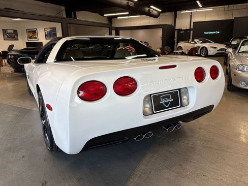 Used 2002 Chevrolet Corvette Coupe image 9