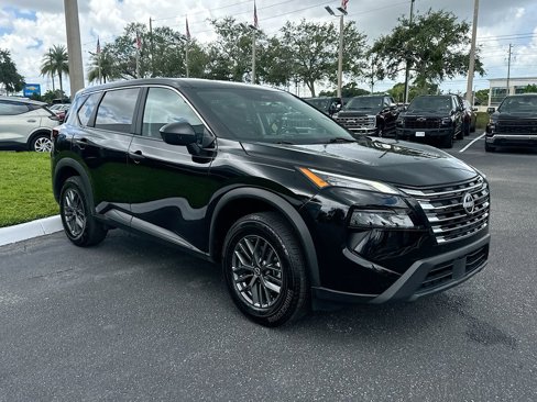 Used 2024 Nissan Rogue S image 4