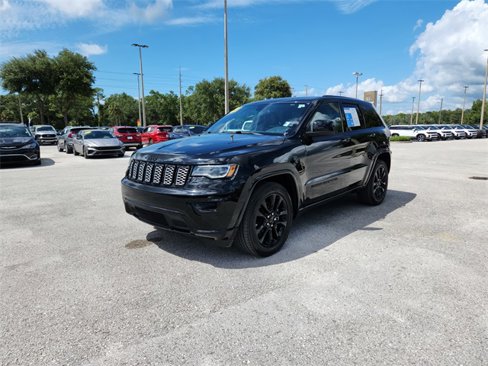 Certified 2021 Jeep Grand Cherokee Laredo X image 2