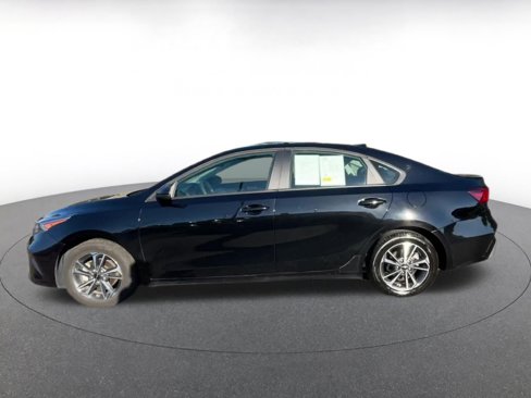 Used 2024 Kia Forte LXS image 9