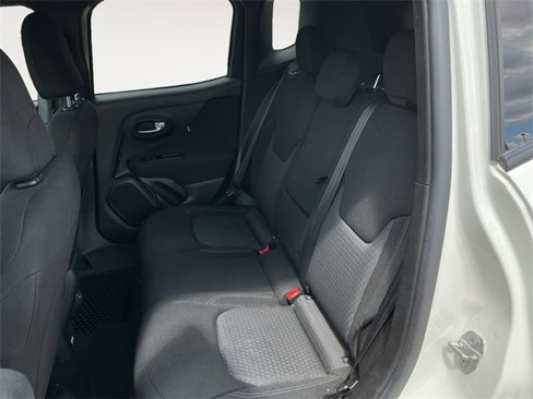 Used 2021 Jeep Renegade Latitude image 10