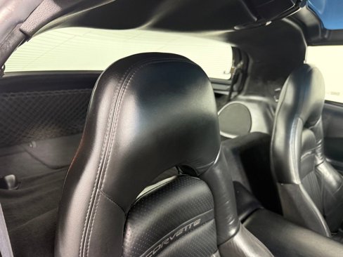 Used 1998 Chevrolet Corvette Coupe w/ Memory Pkg image 19