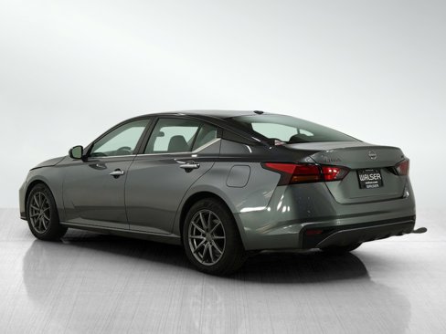Used 2023 Nissan Altima 2.5 SV image 3