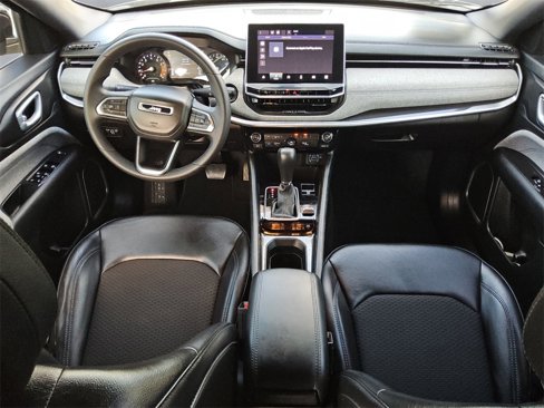 Used 2023 Jeep Compass Latitude image 10
