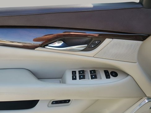 Used 2016 Cadillac Escalade ESV Luxury image 26