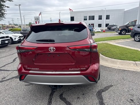 Used 2021 Toyota Highlander Platinum image 8