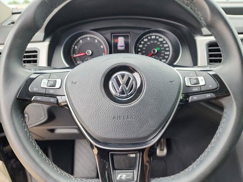 Used 2019 Volkswagen Atlas SE w/ Towing Package image 18