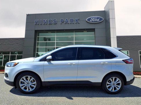 Certified 2019 Ford Edge Titanium w/ Cold Weather Package image 4