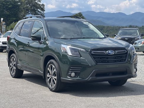 Used 2022 Subaru Forester Limited image 1