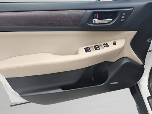 Used 2017 Subaru Outback 3.6R Limited image 27