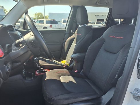 Used 2016 Jeep Renegade Trailhawk image 11