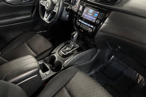 Used 2019 Nissan Rogue SV w/ Premium Package image 16