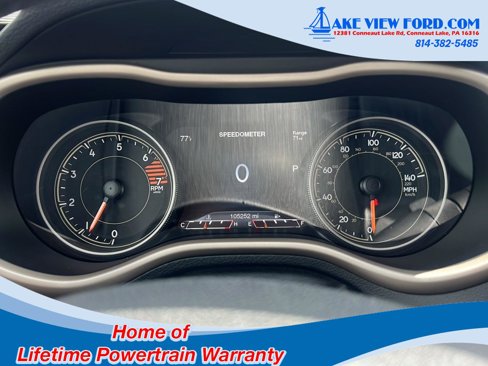 Used 2017 Jeep Cherokee Limited image 23