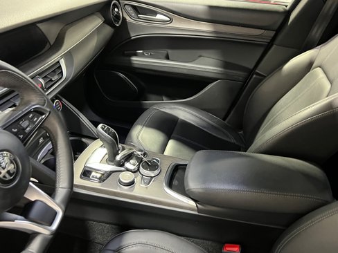 Used 2022 Alfa Romeo Stelvio Ti image 25