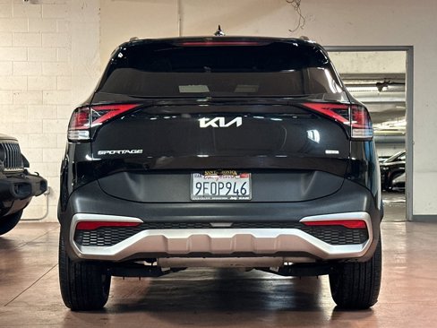 Used 2023 Kia Sportage EX w/ EX Premium Package image 4