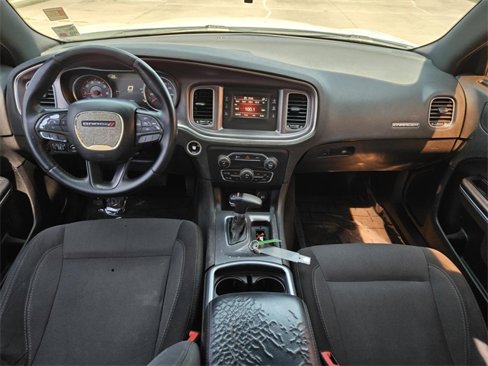 Used 2016 Dodge Charger SE image 28