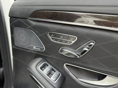 Used 2015 Mercedes-Benz S 63 AMG 4MATIC Sedan image 33