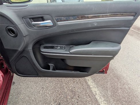 Used 2019 Chrysler 300 Limited image 35