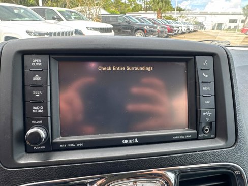 Used 2012 Chrysler Town & Country Touring-L w/ Driver Convenience Group image 25