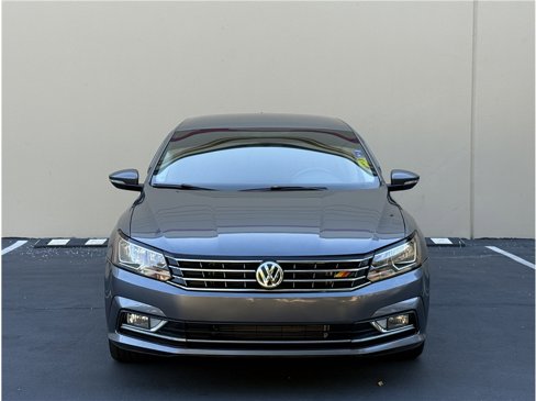Used 2016 Volkswagen Passat 1.8T S image 2