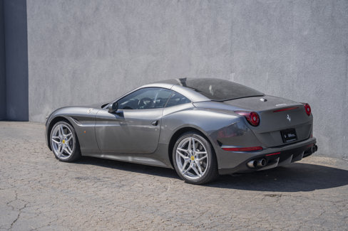 Used 2016 Ferrari California T image 11