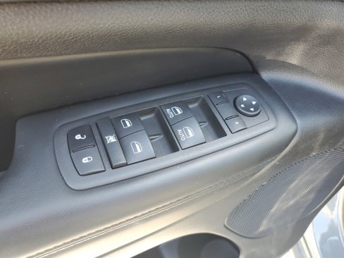Used 2021 Jeep Grand Cherokee Laredo X image 9