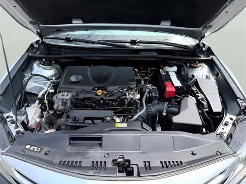 Used 2021 Toyota Camry SE image 10