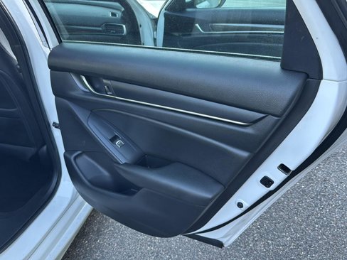 Used 2019 Honda Accord Sport image 13