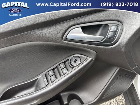 Certified 2017 Ford Focus SE image 20