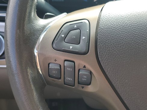 Used 2013 Lincoln MKX FWD image 18