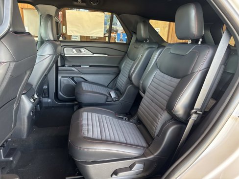 New 2025 Ford Explorer ST-Line image 7