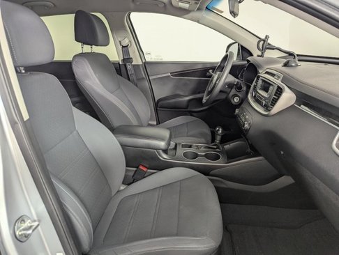 Used 2017 Kia Sorento L image 22