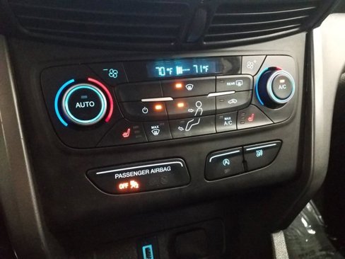 Used 2019 Ford Escape SE image 9