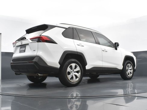 Used 2019 Toyota RAV4 LE image 22