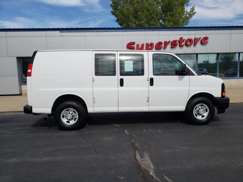 Used 2017 Chevrolet Express 2500 image 11