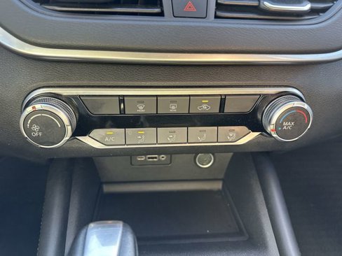 Certified 2022 Nissan Altima 2.5 SR image 17
