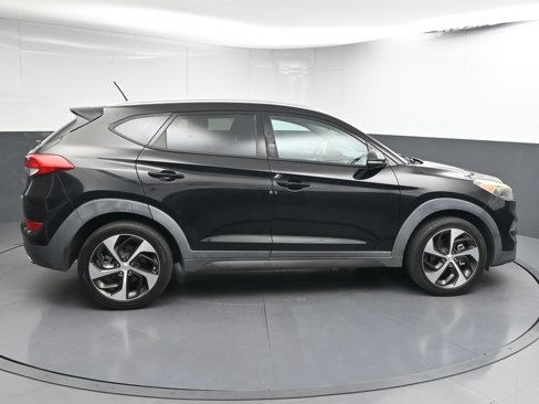 Used 2016 Hyundai Tucson Sport image 9