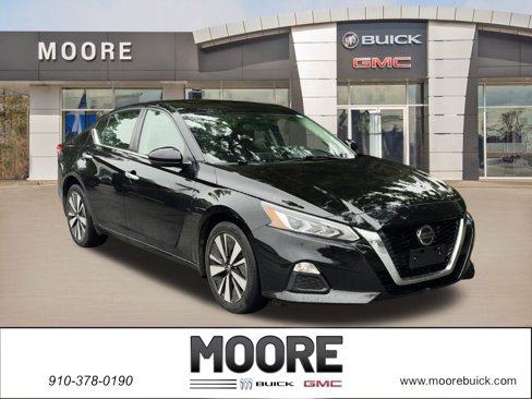 Used 2021 Nissan Altima 2.5 SV w/ SV Premium Package image 1