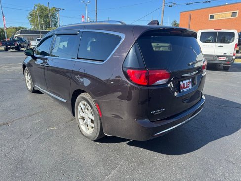 Used 2018 Chrysler Pacifica Limited w/ Advanced Safetytec Group image 5