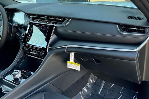 New 2025 Jeep Grand Cherokee Laredo X image 30