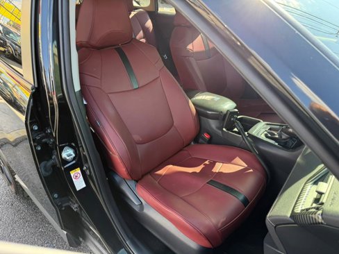 Used 2019 Toyota RAV4 LE image 8