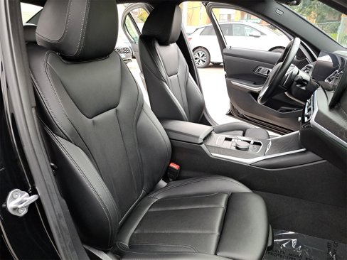 Used 2023 BMW 330e xDrive image 10