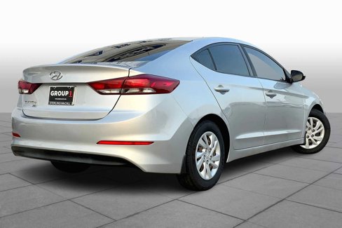 Used 2018 Hyundai Elantra SE image 12