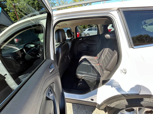 Used 2017 Ford Escape SE w/ Equipment Group 201A image 7