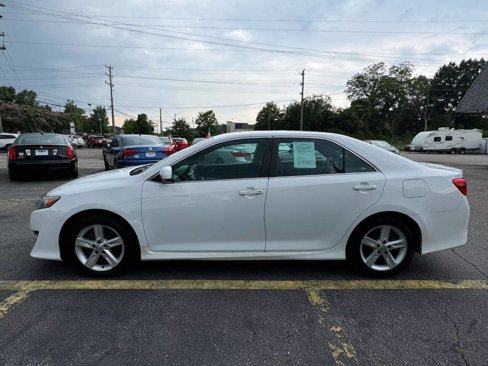 Used 2014 Toyota Camry SE image 9