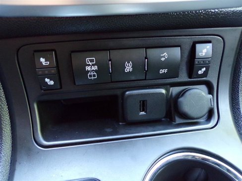 Used 2016 GMC Acadia SLE image 41