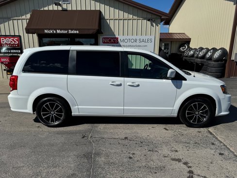 Used 2019 Dodge Grand Caravan GT image 2