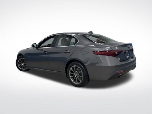 Used 2018 Alfa Romeo Giulia AWD image 3