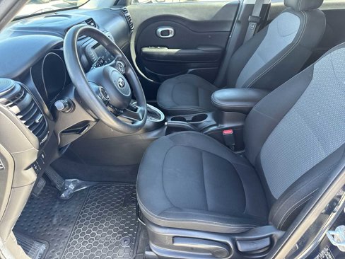 Used 2019 Kia Soul + image 11